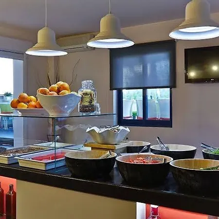 Manos Maria Nocleg ze śniadaniem 4*